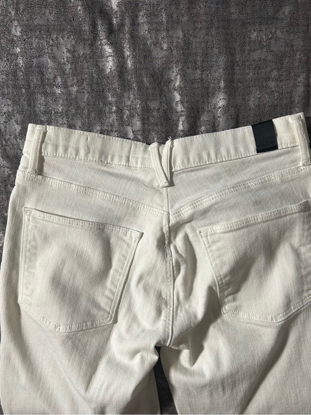 Vince Mason Relaxed Rolled White Ankle-Length Jeans - Picture 8 of 12